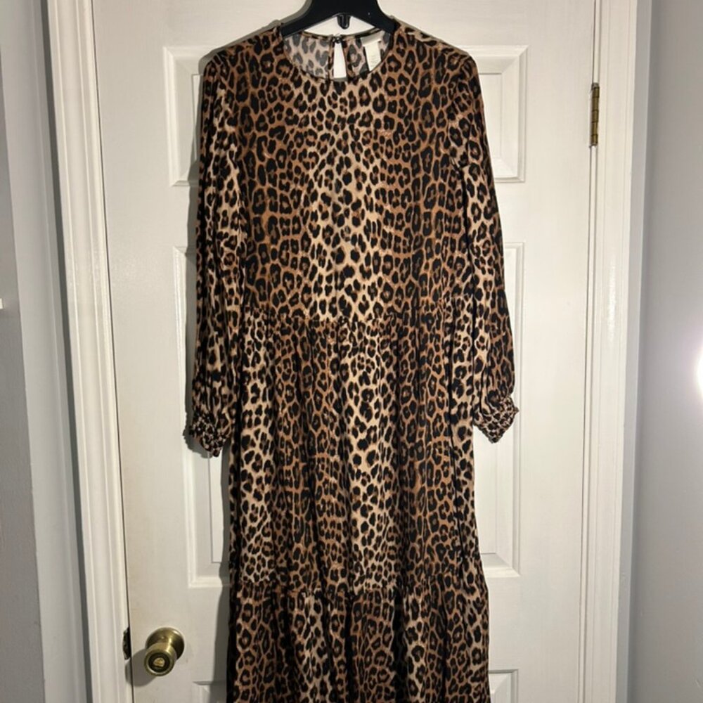 H&M Maxi Cheetah Print Dress w Keyhole Button